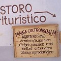 44 coltrondo  Hier ausnahmsweise ein Blick über den "Tellerrand": Da haben wir SüdtirolerInnen wohl noch einmal Glück gehabt, dass diese Alm, auf der "Einheimische" verspeist werden, außerhalb unserer Landesgrenzen liegt. Auf derlei "Bauernproduckte" verzichten wir gerne.