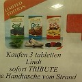 863 interspar  Süße Tabletten statt bittere Pillen, das klingt nach einem Erfolgsrezept. Wer weiß, vielleicht werden die "Die Tribute von Lindt" ja ein Bestseller. Entdeckt von Harald Seppi in einem Meraner Supermarkt.
